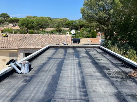 Création d'une étanchéité avec isolant sur toit terrasse inaccessible Roquebrune-sur-Argens