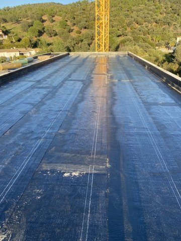 Création d'une étanchéité sur une terrasse carrelée vers LES ISSAMBRES