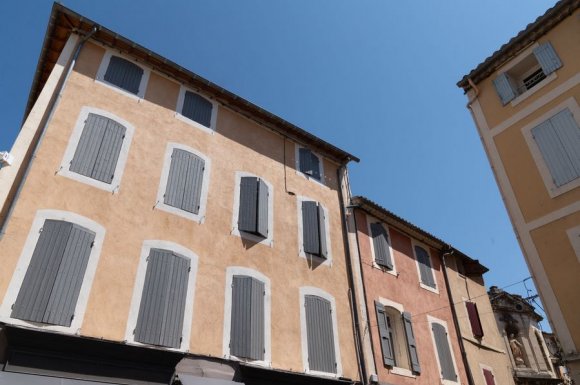 Professionnel pour la réparation des fissures sur une façade de maison Puget‑sur‑Argens